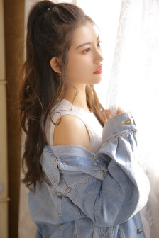 短篇超级YIN荡银行女职员未删减版